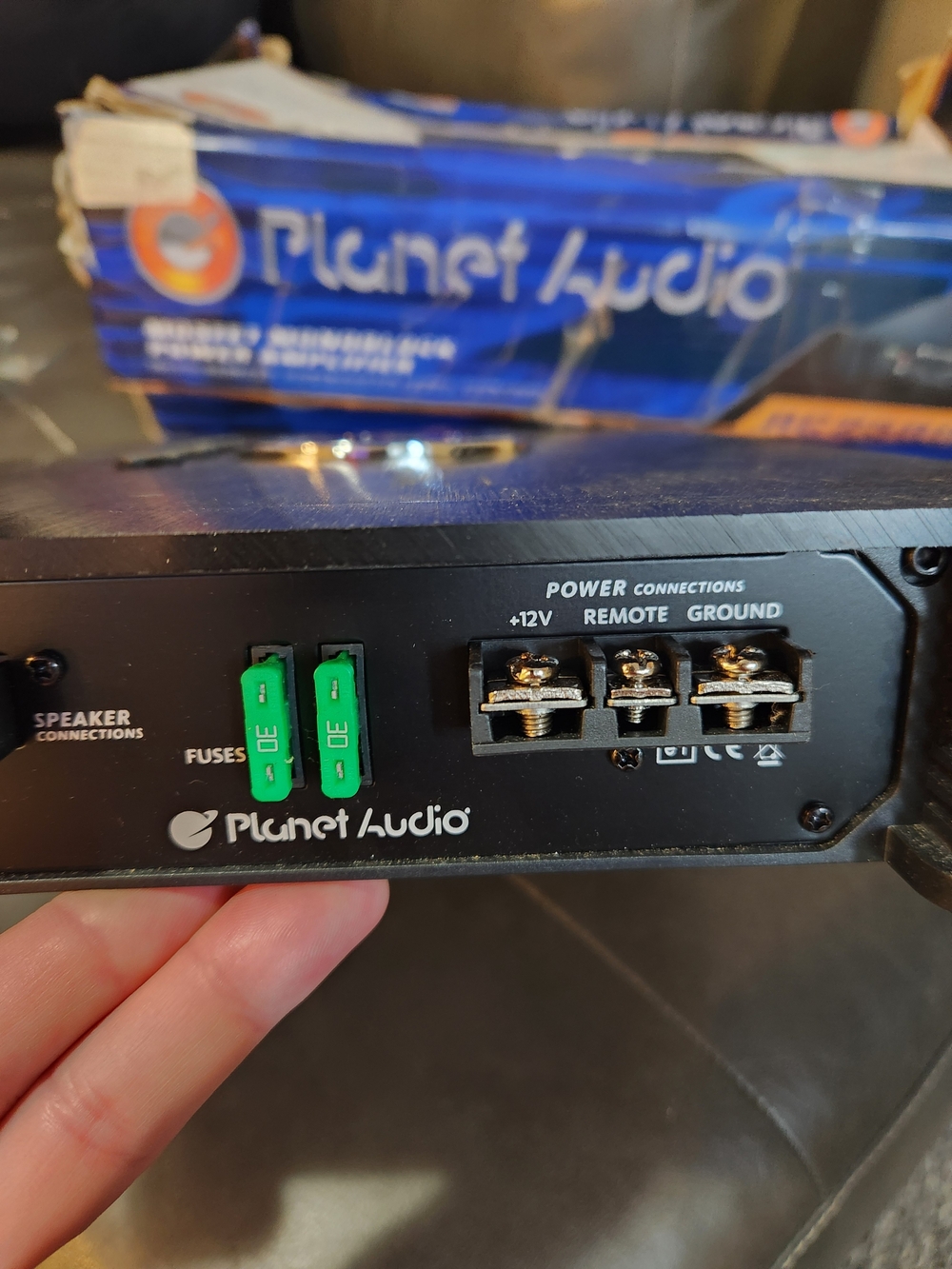 Planet Audio 2500W Car Amplifier in Black and Blue - Picture 11 of 12